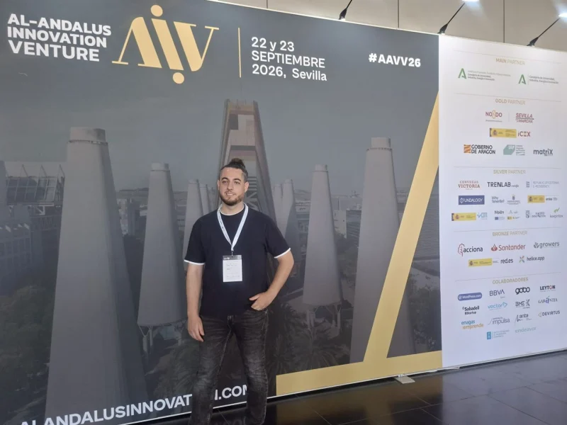 Antonio Cepas ante el photocall de Al-Andalus Innovation Venture 2026 en Sevilla